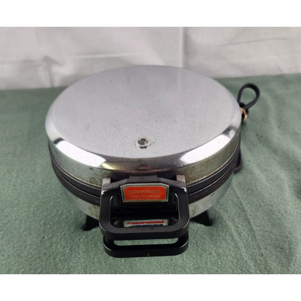 Vintage Vitantonio X Disney Mickey Mouse Waffle Maker Waffler 950 900W
